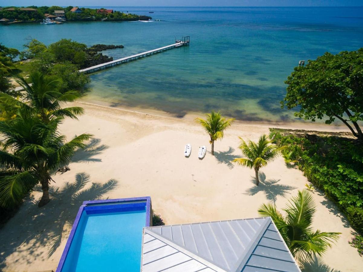 Vivaro Roatan Beachfront Villa West End Exterior photo