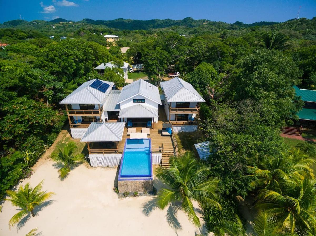 Vivaro Roatan Beachfront Villa West End Exterior photo