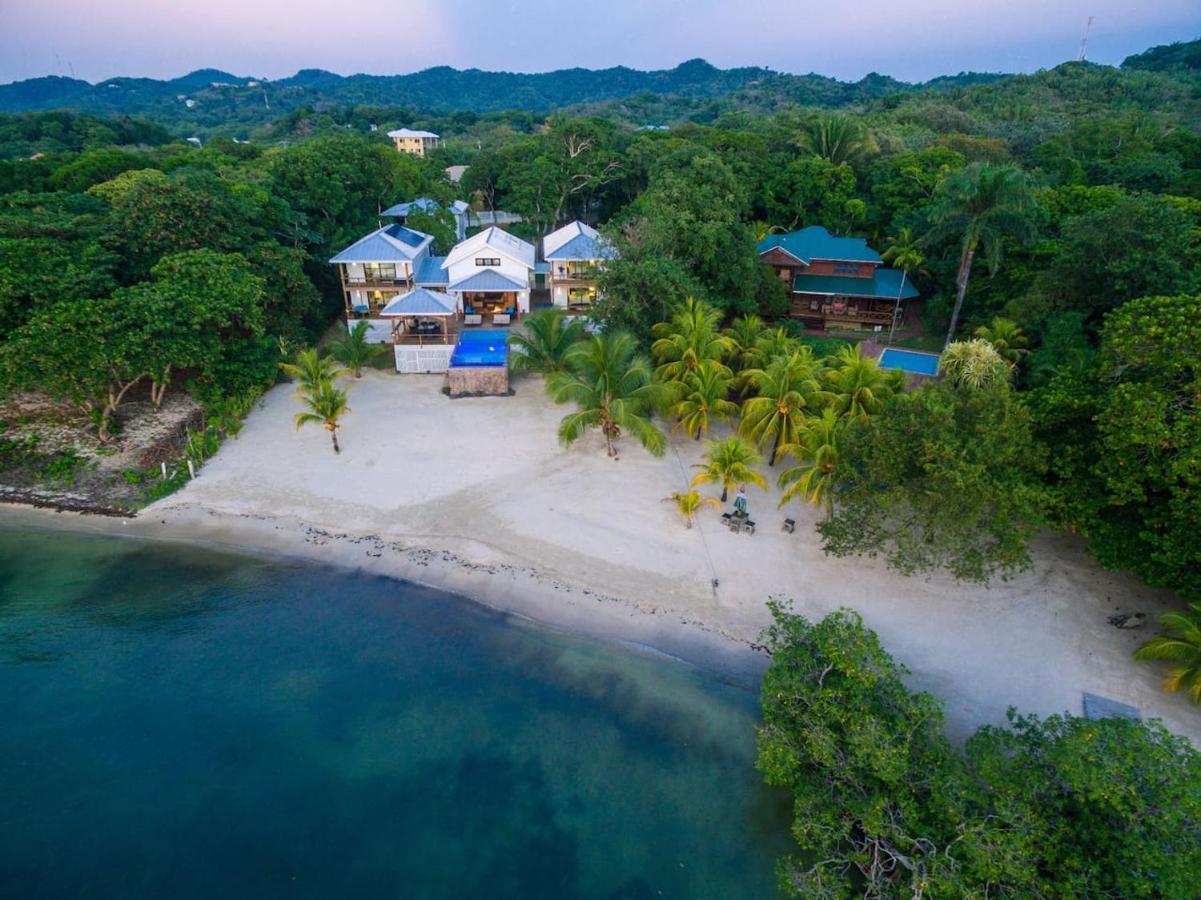 Vivaro Roatan Beachfront Villa West End Exterior photo